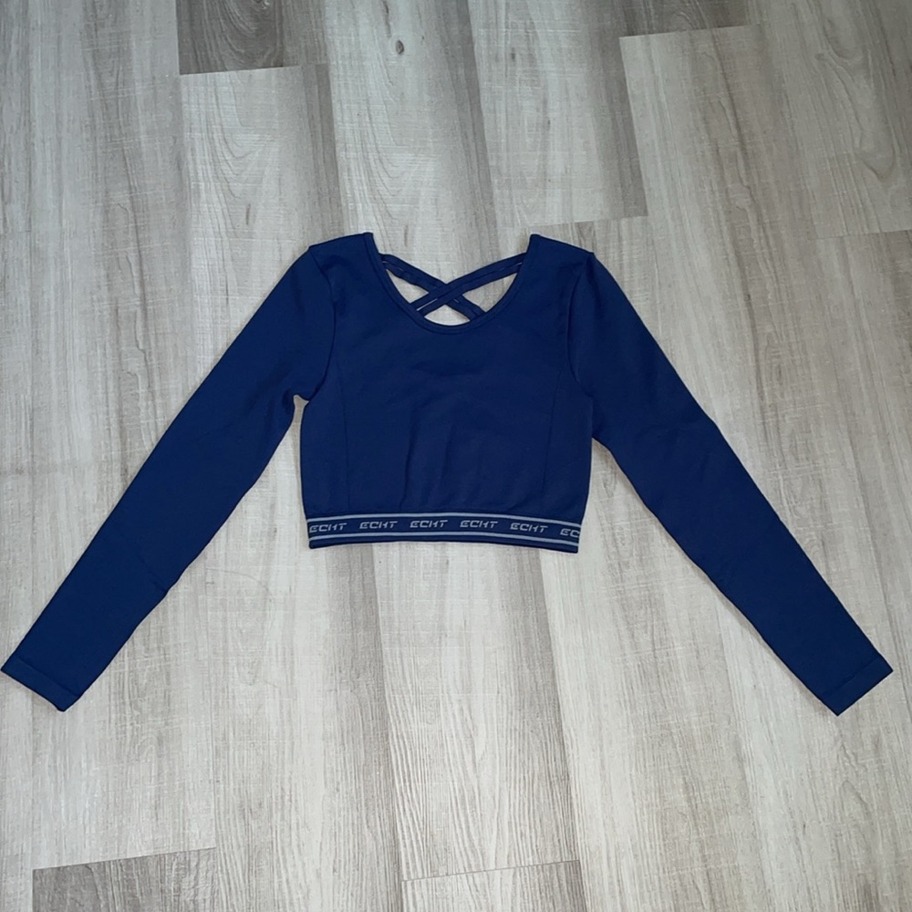 75% OFF! RARE Echt Arise Scrunch Long Sleeve Top Size Small